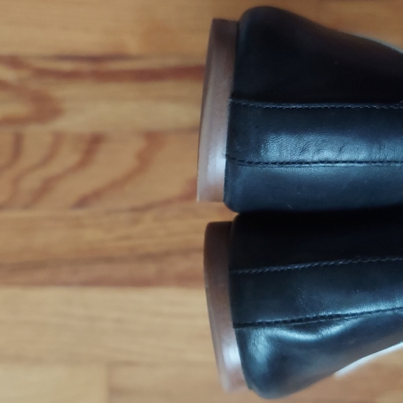 J. Crew Black Pointed Toe Leather Loafers With White Piping Detail Size 8 EUC - Picture 15 of 16